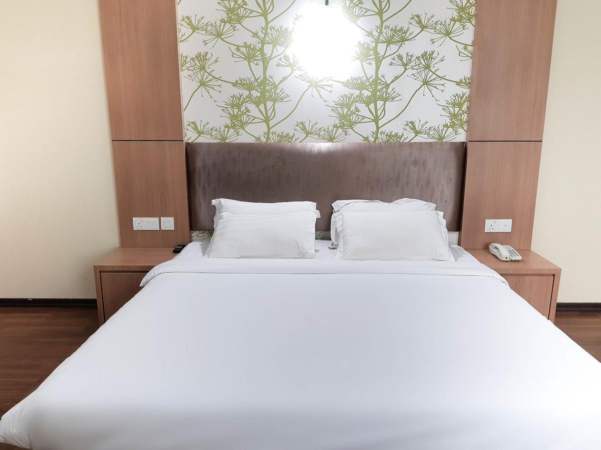 Baguss City Hotel Johor Bahru Ngoại thất bức ảnh